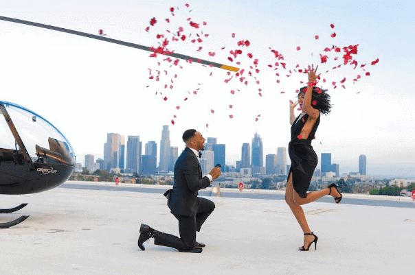 05 ideias para um pedido de casamento surpresa - pedido-de-casamento-surpresa-helicoptero-telhado-flores