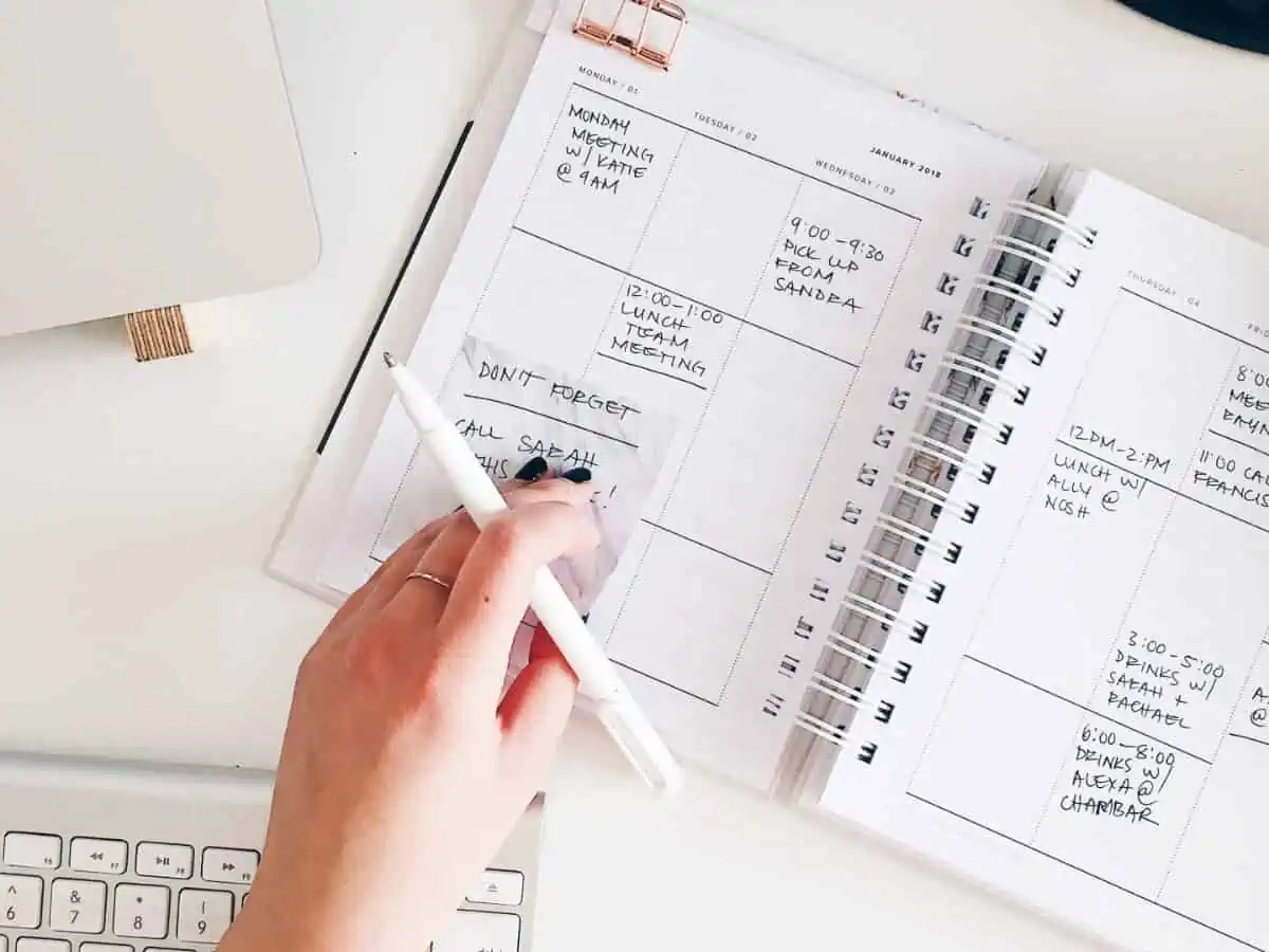 Como fazer um diário da noiva? - planner-de-casamento-planejar