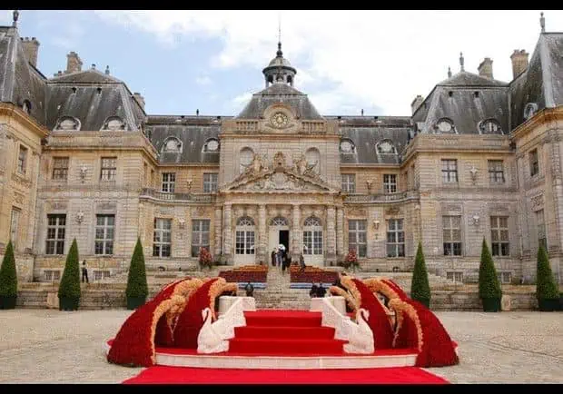 20 casamentos mais caros da história - Casamento-vanisha-mittal-amit-bhatia-2 Imagem do palácio de versalhes onde o casamento de vanisha mittal e amit bhatia ocorreu.