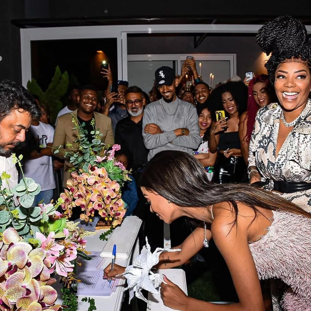 Casamento Surpresa – nova moda que você precisa conhecer - Casamento-surpresa-brunna-e-ludmilla Cantora ludmilla e brunna se casando.