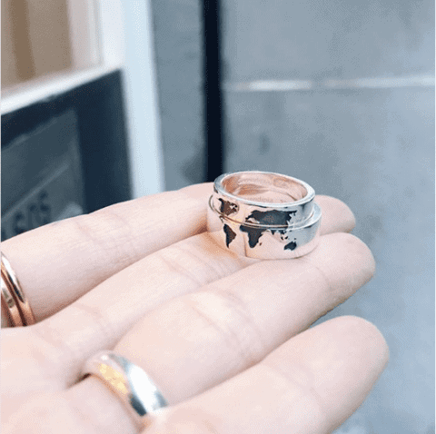 Presentes de Natal para Namorada: 10 ideias surpreendentes - Anel personalizado Aliança personalizada com mapa mundi