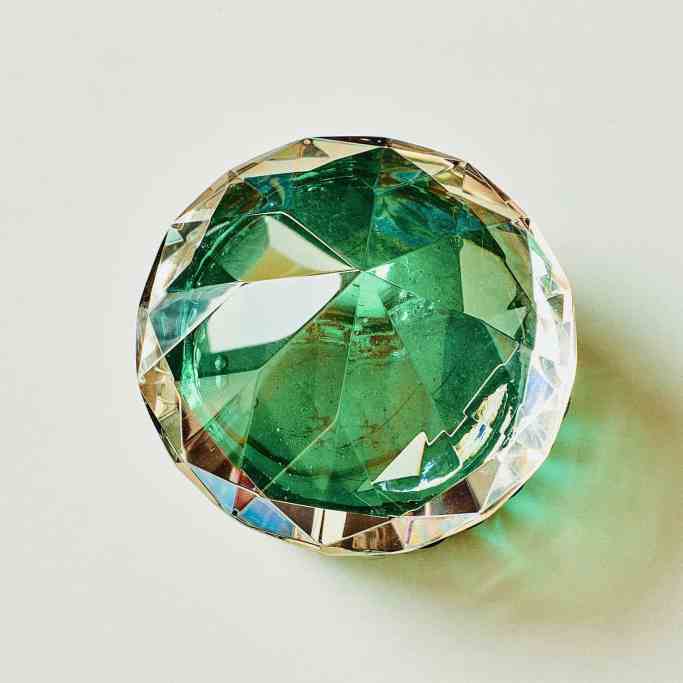 Esmeralda pedra - quais pedras mais usadas em anéis de noivado e alianças?