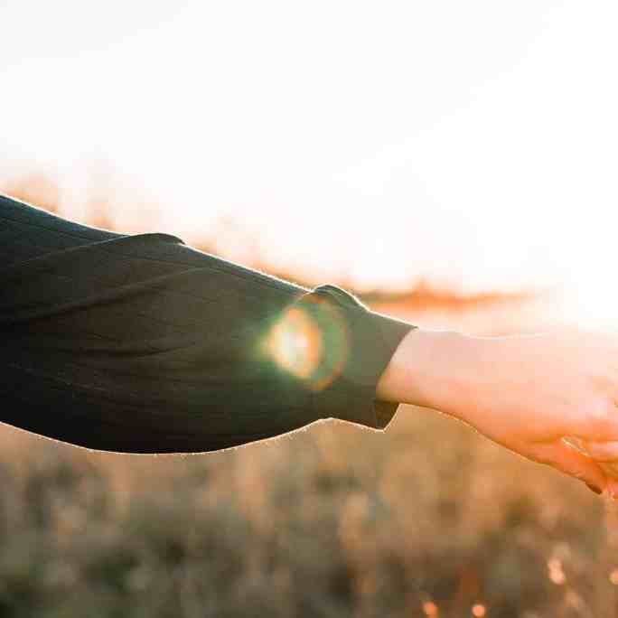 O que o homem usa quando está noivo? - Homem usa anel de noivado 3 Homem usa anel de noivado 3 - o que o homem usa quando está noivo?