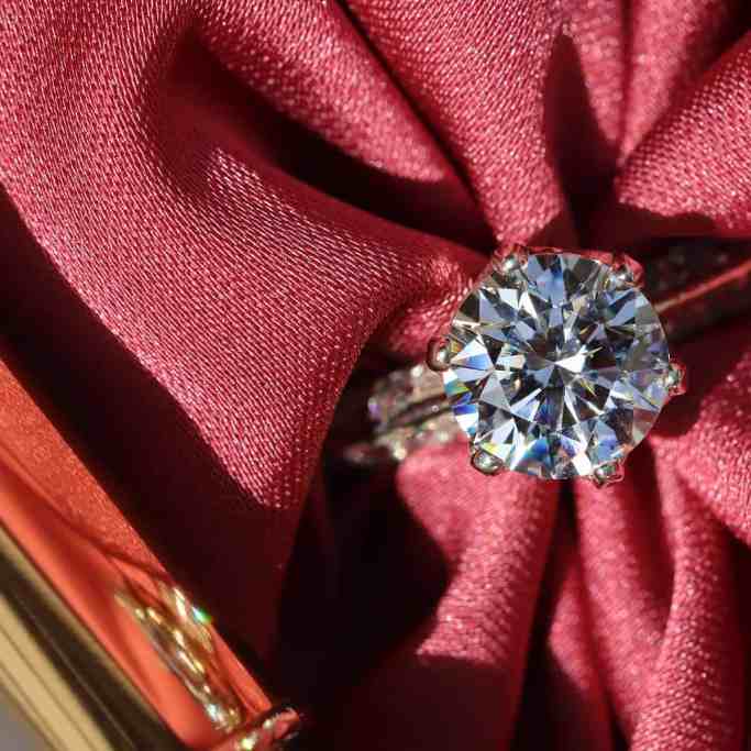 Pedra diamante - quais pedras mais usadas em anéis de noivado e alianças?