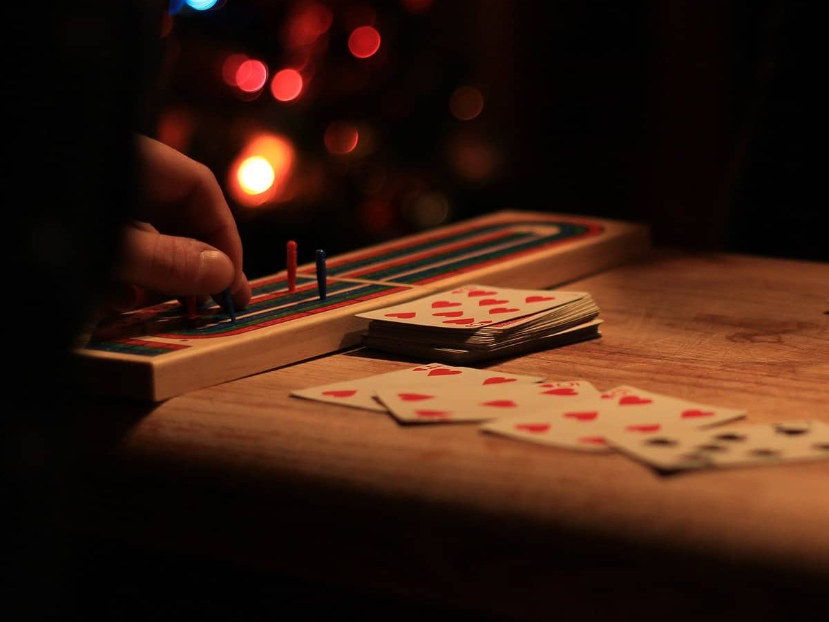 Jogos de cartas para casais noivados para encontros noturnos