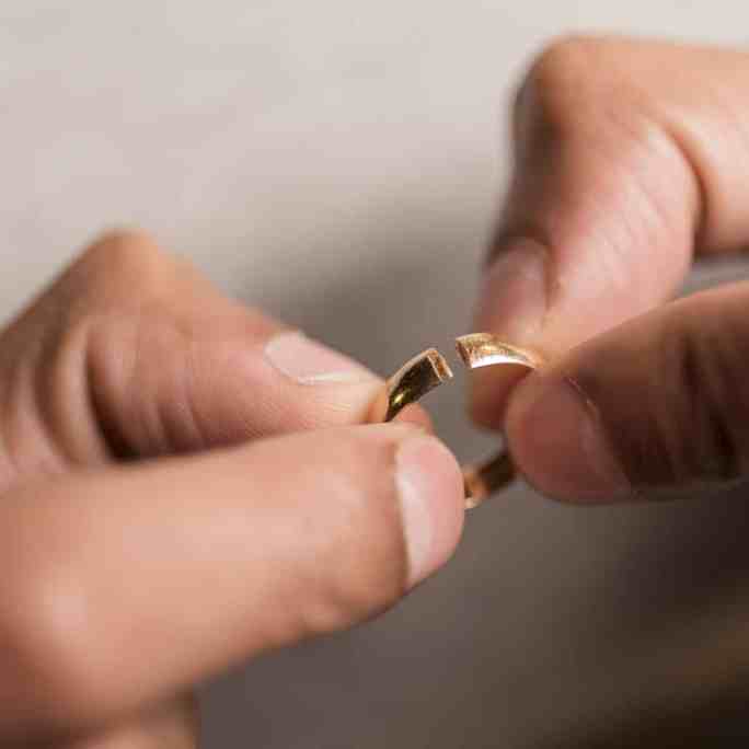 Aliança de Casamento: Tudo o que o você precisa saber para comprar a sua Online - Anel quebrado Anel quebrado