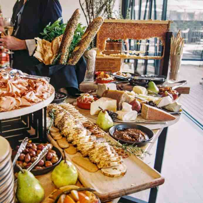 Buffet, restaurante ou catering: Qual escolher para o casamento? - Buffet catering casamento 1 Buffet em casamento - buffet, restaurante ou catering: qual escolher para o casamento?