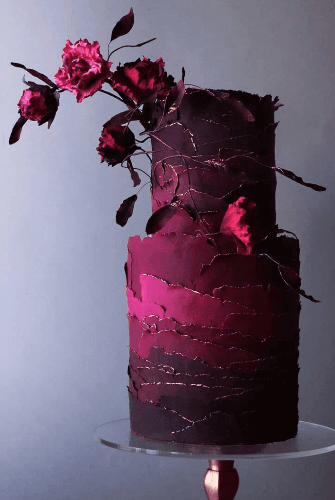 Cor de 2023: Como usar o Magenta no seu casamento? - Torta de casamento magenta Torta de casamento magenta - cor de 2023: como usar o magenta no seu casamento?