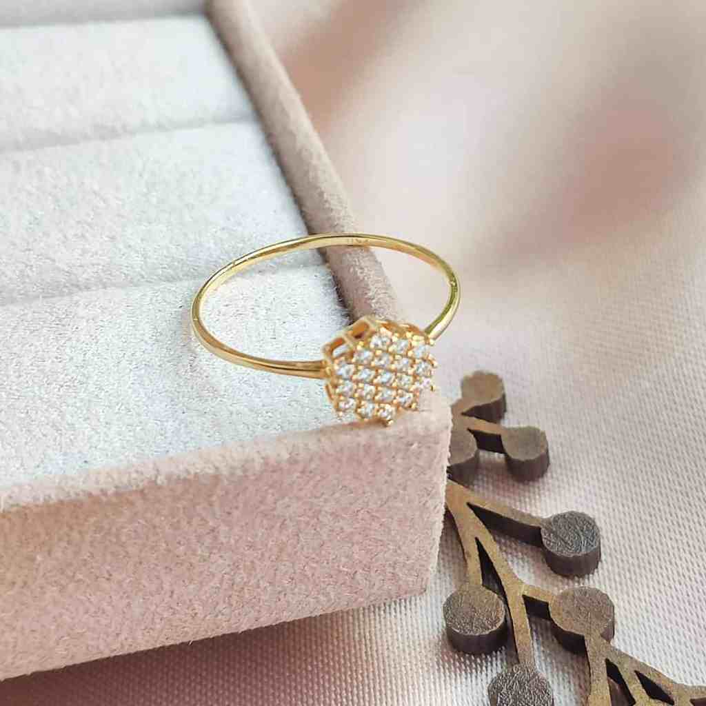 10 melhores anéis de noivado em 2023 - Anel 4 Melhores anéis de noivado - basquiat