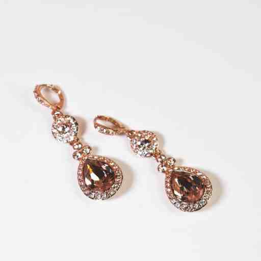 5 brincos que você precisa ter em seu porta-joias