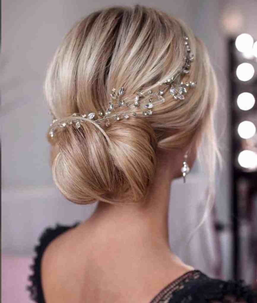 Penteados para Madrinhas de Casamento - Penteado para madrinhas de casamento 4 Penteado para madrinhas de casamento com adereço
