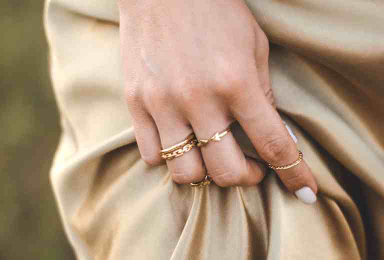 7 Estilos Universais: Quais Joias combinam com Cada um Deles?