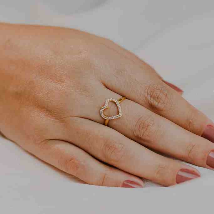 10 Ideias de Presentes para o Dia dos Namorados - Anel de ouro altar Anel de ouro 18k ares | coração com zircônias