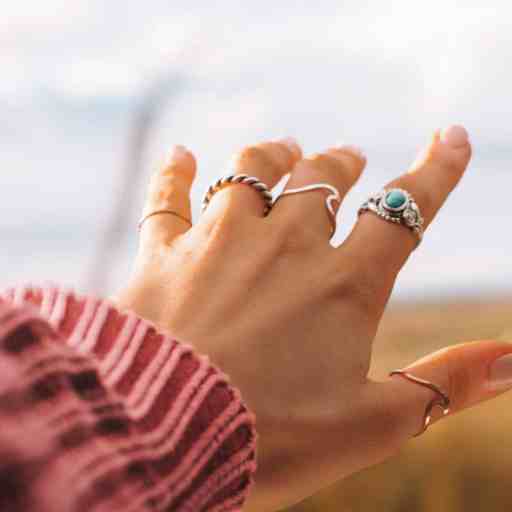 Guia da Prata 950: tudo sobre joias de prata e seus cuidados