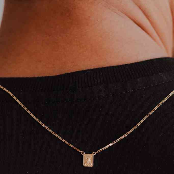 Escapulário: saiba como usar esta joia poderosa - Escapulario de ouro altar 1 Escapulário de ouro 18k hulda | piastrine