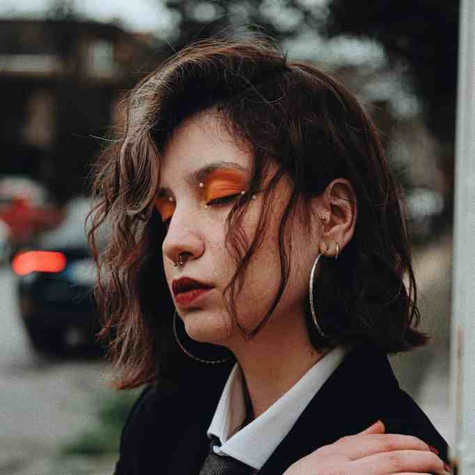 Furos na orelha: conheça os principais tipos de piercing