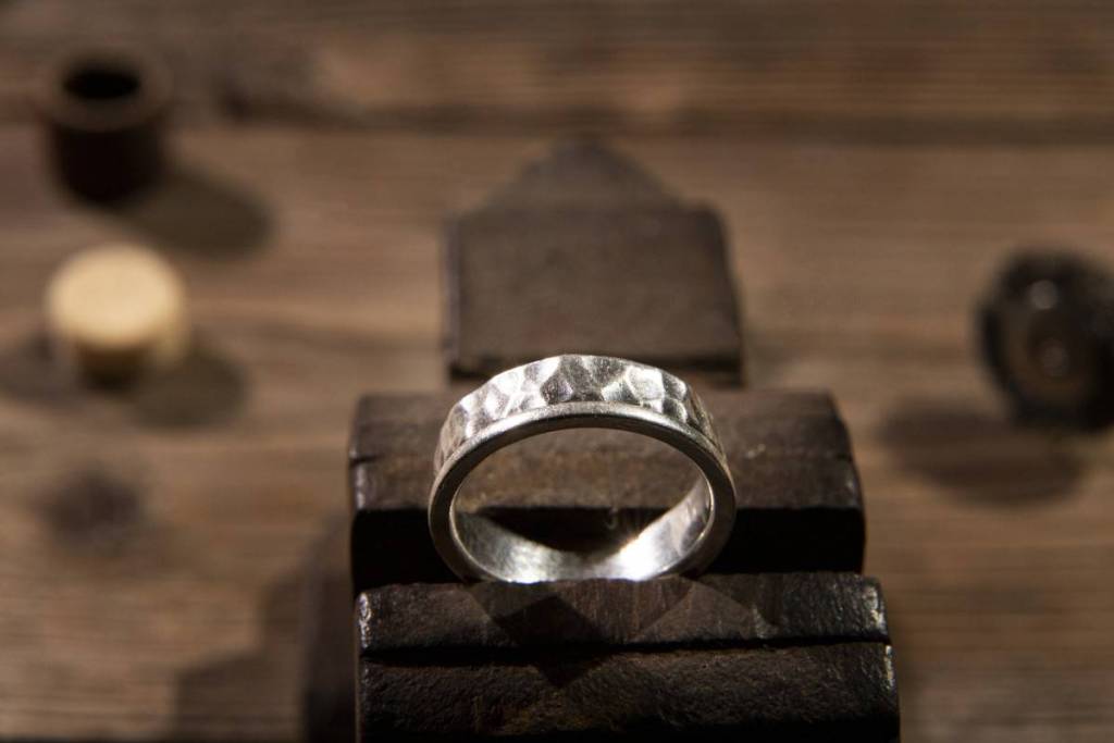 Joias ouro branco platina - qual a diferença entre platina, prata e ouro branco?