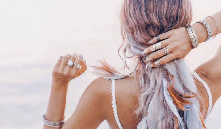 Quais Cuidados Você Deve Ter com as Joias no Verão?