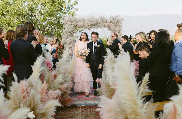 Conheça 10 famosas que não casaram de branco!